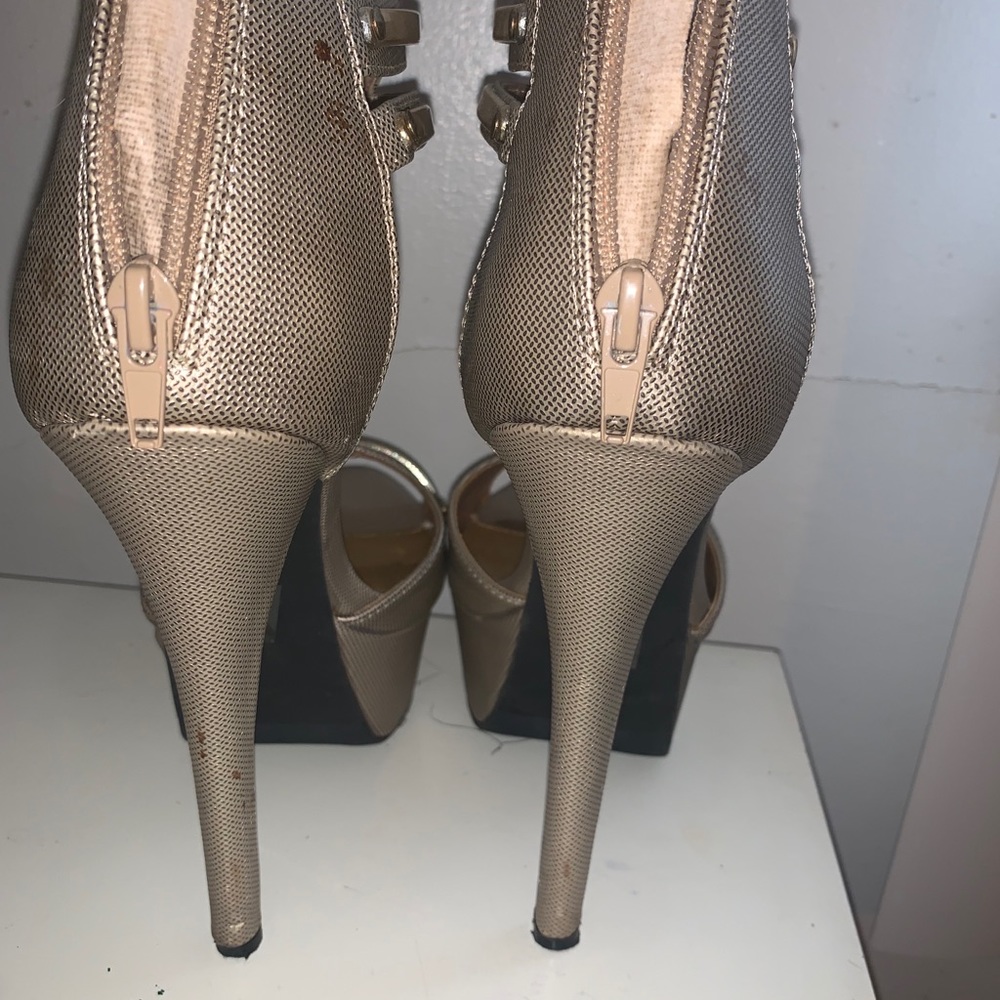 Heels - Picture 6 of 6